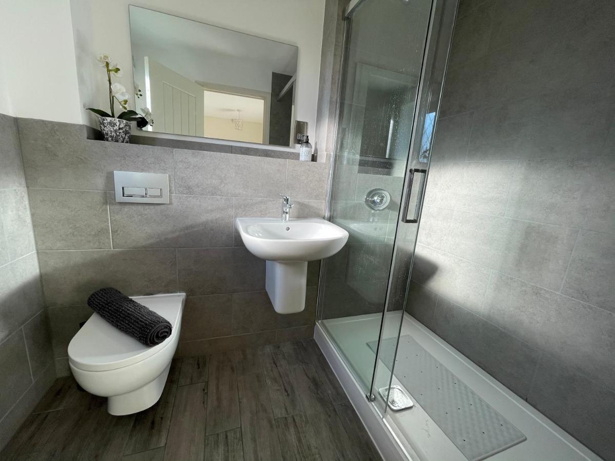 Ivy Tower Cottages Saint Florence Esterno foto