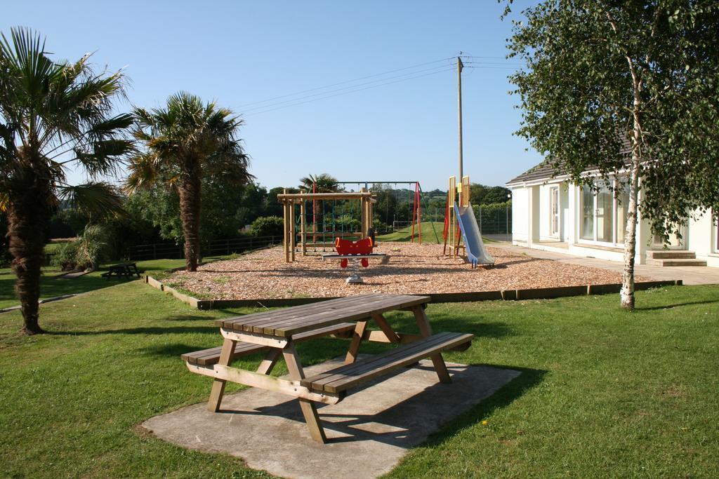 Ivy Tower Cottages Saint Florence Esterno foto