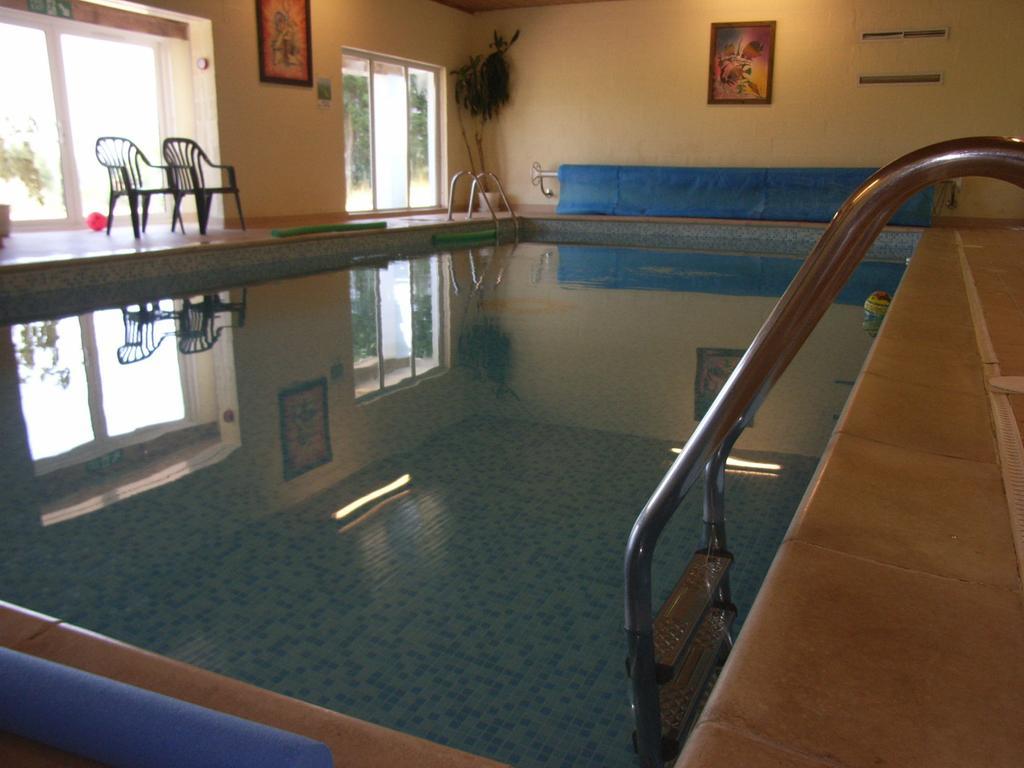 Ivy Tower Cottages Saint Florence Esterno foto