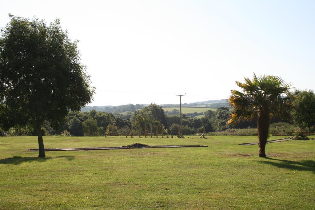 Ivy Tower Cottages Saint Florence Esterno foto